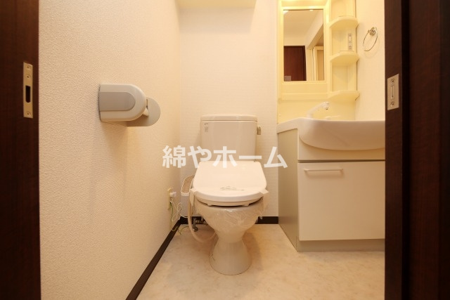 ディナスティ玉造のトイレ|ゆったりとした空間のトイレです