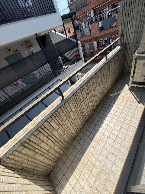 新宿区大久保２丁目の賃貸マンションのバルコニー