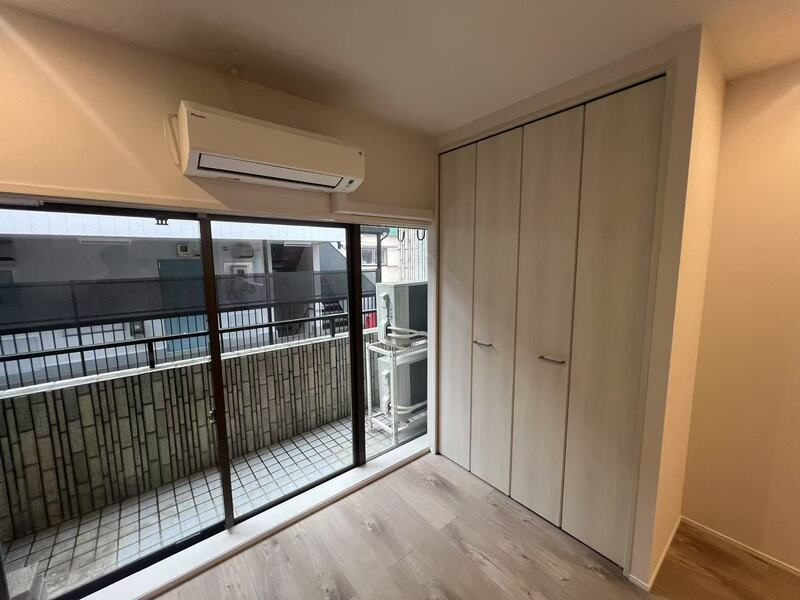 新宿区大久保２丁目の賃貸マンションの居間・リビング