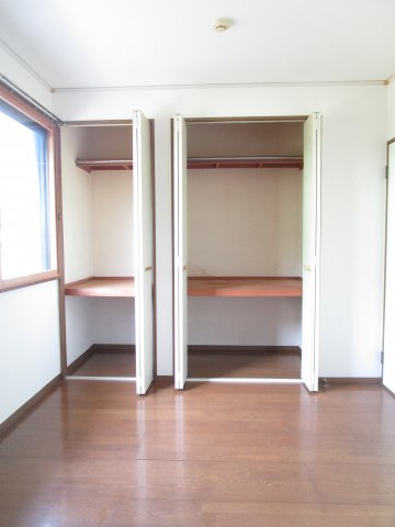 クレール津福Ⅰ【10,000円キャッシュバック対象物件】の洋室|明るい洋室です