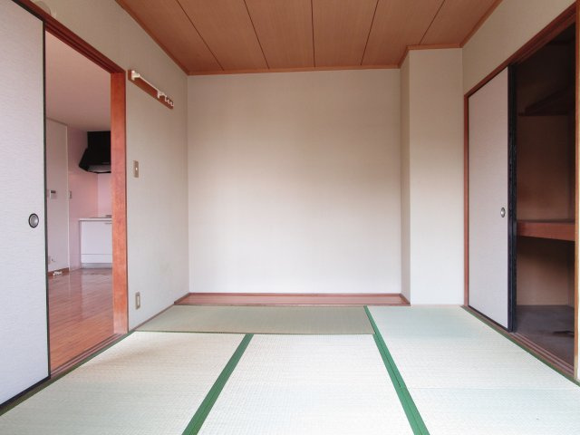 クレール津福Ⅰ【10,000円キャッシュバック対象物件】の和室|和室がひろがる居住スペース