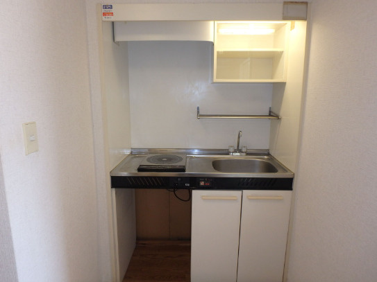 シャトレ津福本町のキッチン|お料理しやすいキッチンです