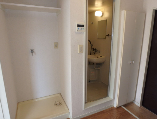 シャトレ津福本町の玄関|シンプルで使いやすい玄関です