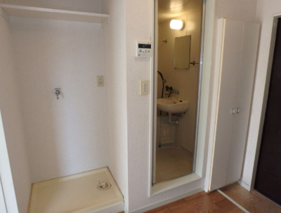 【玄関】 | シャトレ津福本町 | シンプルで使いやすい玄関です