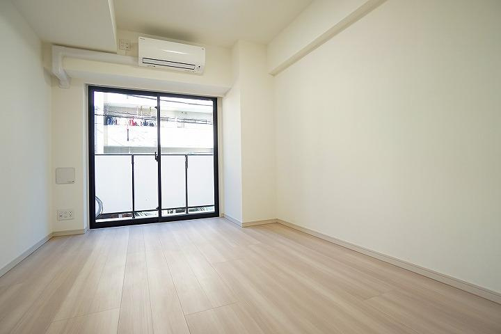 【居間・リビング】ＡＬＴＥＲＮＡ横濱阪東橋 