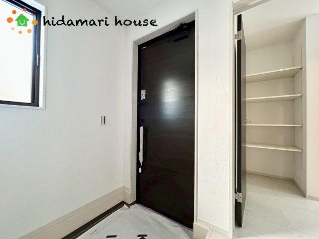 伊奈町本町2丁目20期　新築戸建　エルデ02の玄関