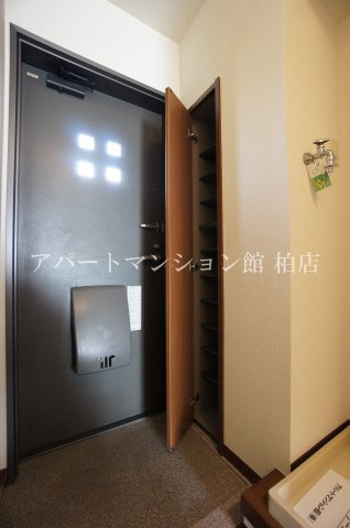 クレステージ柏の玄関