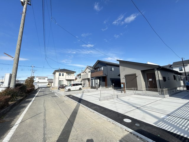 新築　高崎市八千代町一丁目　Blooming　Garden　１号棟の前面道路含む現地写真|現地写真　南西側接道幅員約4.1ｍ　