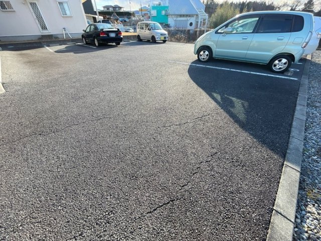 サニーヒル塚の台の駐車場