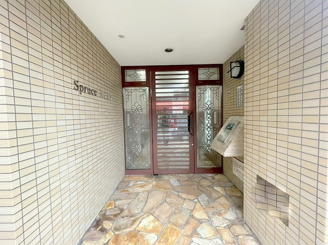 スプルース・ネストのエントランス