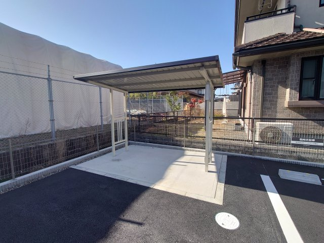 Le Lien Akane　Southの駐車場