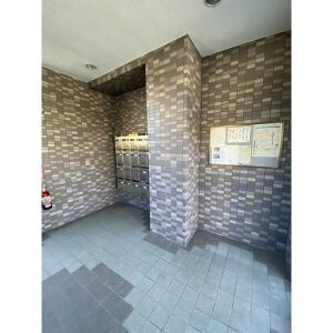 サンハイム新守山のエントランス