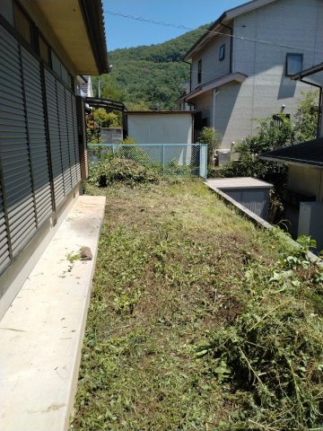 甲府市岩窪町中古戸建住宅の庭