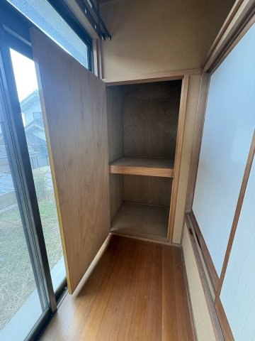 甲府市岩窪町中古戸建住宅の収納