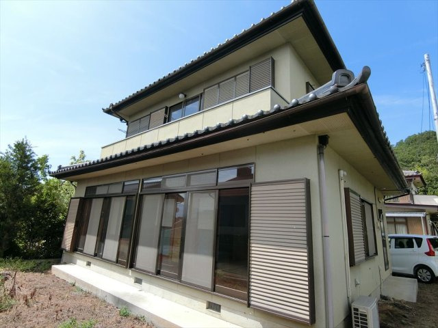 甲府市岩窪町中古戸建住宅の外観