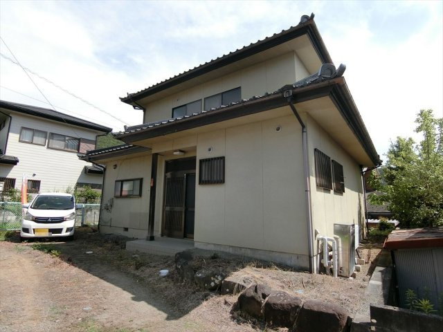 甲府市岩窪町中古戸建住宅の外観