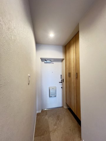 大和高田アーバンコンフォートの玄関|明るく開放的な内玄関