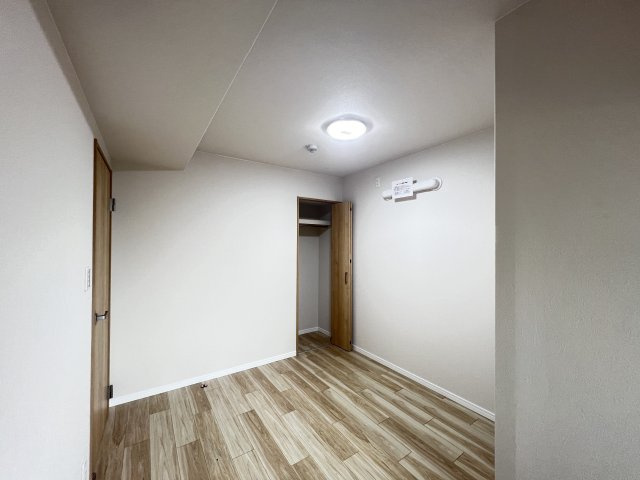 大和高田アーバンコンフォートの洋室|洋室4.9帖　クローゼット付き