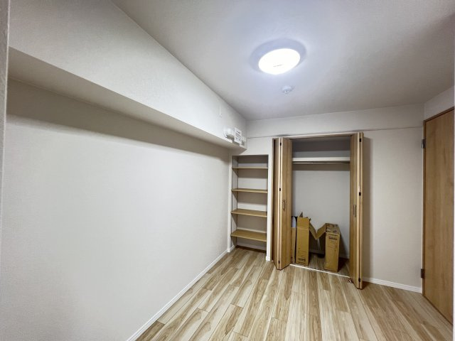 大和高田アーバンコンフォートの洋室|洋室4.8帖　クローゼット付き