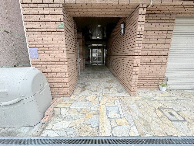 イーストコート新大阪のエントランス