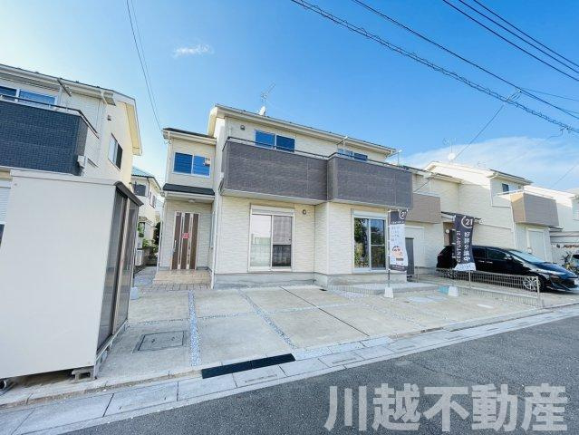 上尾市地頭方中古戸建の前面道路含む現地写真|店舗前駐車場あります。お車でご来店ください