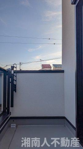 藤沢市辻堂元町５丁目８－１８新築戸建てのバルコニー|バルコニーがあります