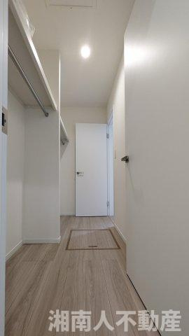 藤沢市辻堂元町５丁目８－１８新築戸建ての玄関|きれいな玄関です