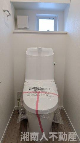藤沢市辻堂元町５丁目８－１８新築戸建てのトイレ|清潔感のあるトイレです