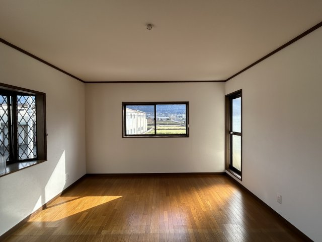 土居町津根　中古戸建の洋室