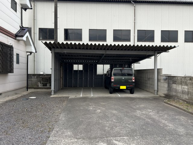 土居町津根　中古戸建の駐車場