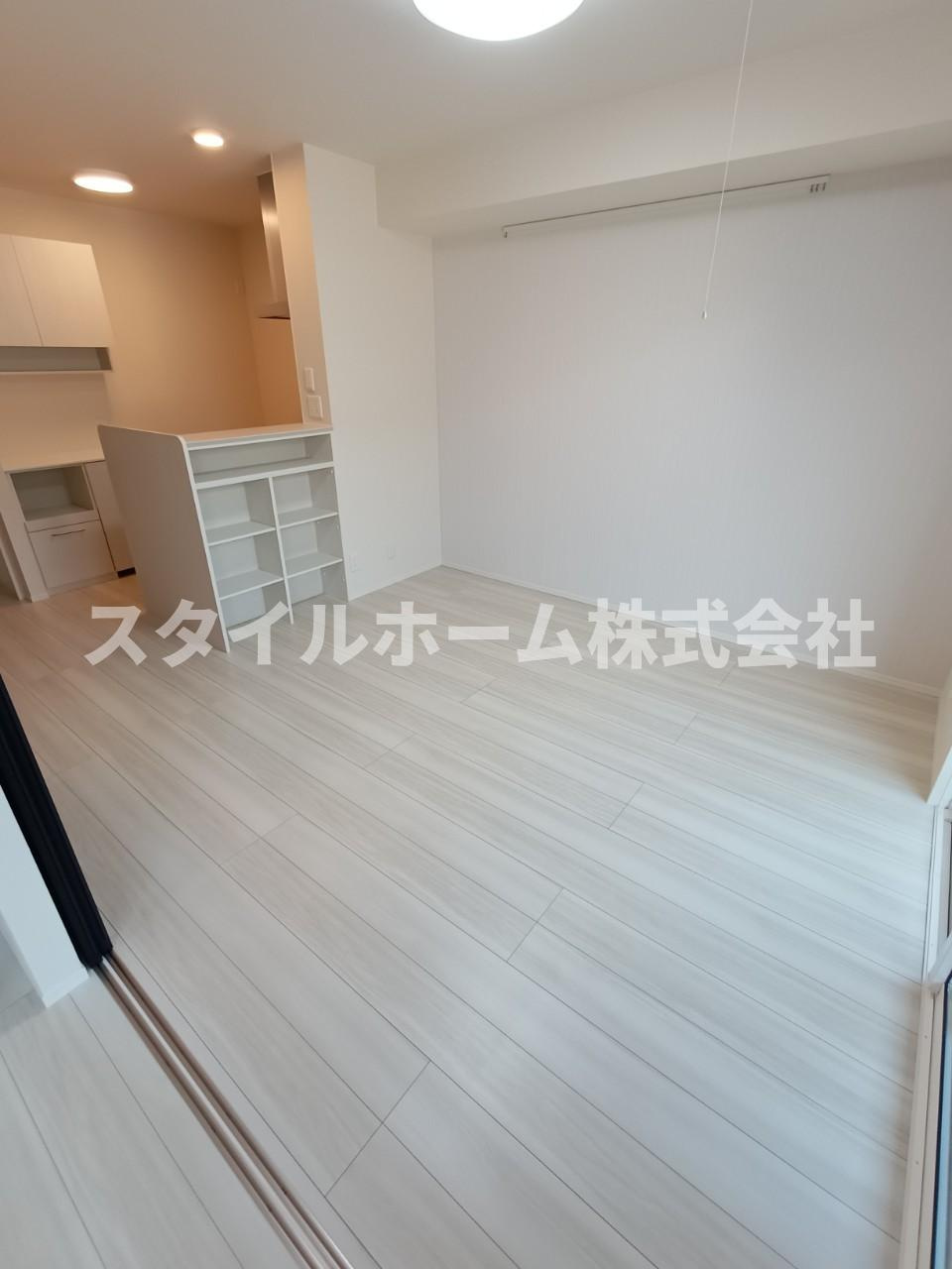 ミエル　ノールの居間・リビング|同建物内別部屋の写真です。