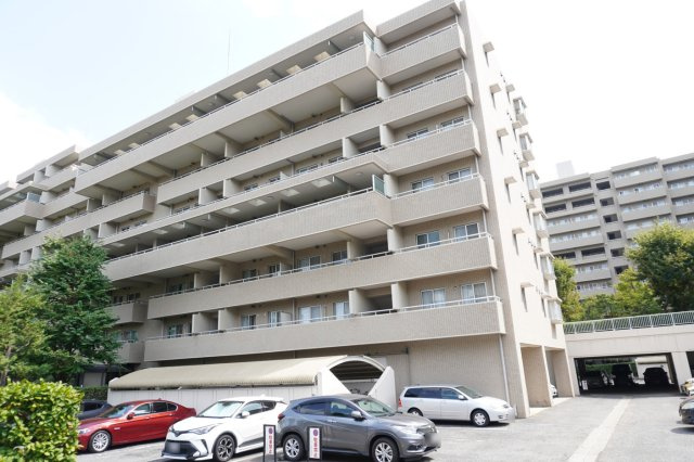 ヴィルヌーブ南越谷B棟の外観