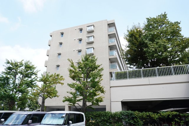 ヴィルヌーブ南越谷B棟の外観