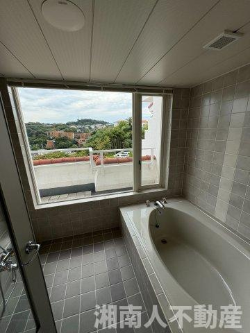 コスモミロス逗子M棟の浴室