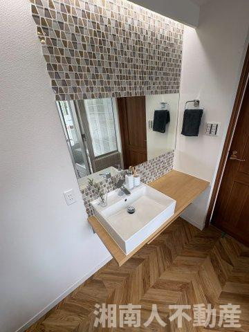 コスモミロス逗子M棟の独立洗面台