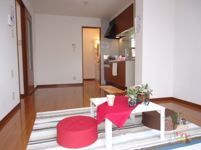 シャーメゾン江崎の居間・リビング