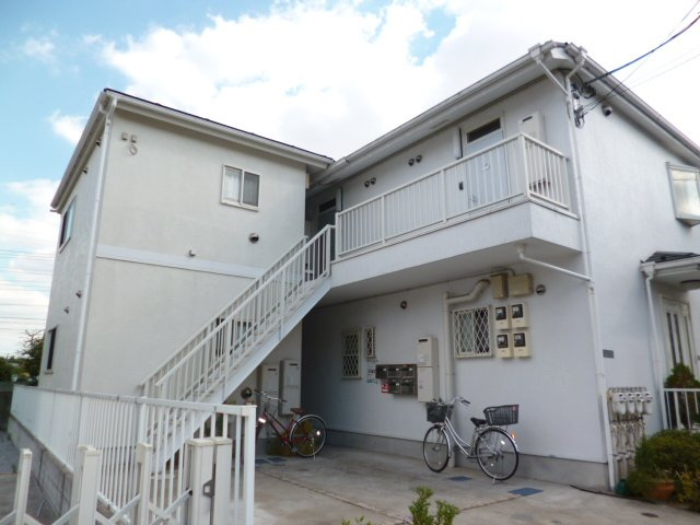 府中市多磨町２丁目のアパートの外観
