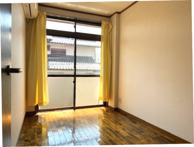 川口市南鳩ヶ谷２丁目の賃貸マンションの洋室