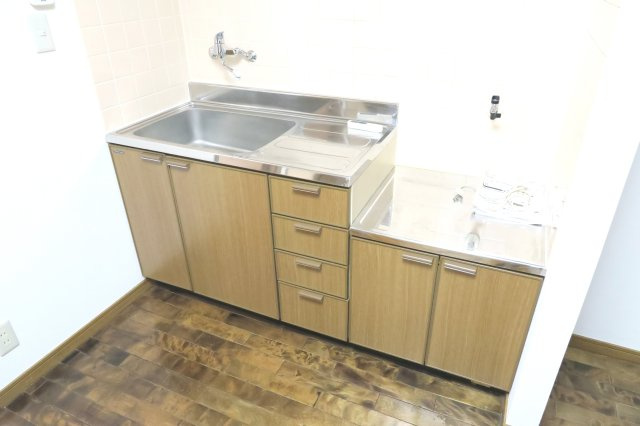 川口市南鳩ヶ谷２丁目の賃貸マンションのキッチン