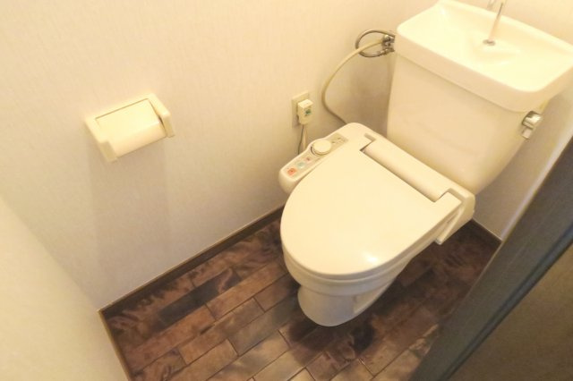 川口市南鳩ヶ谷２丁目の賃貸マンションのトイレ