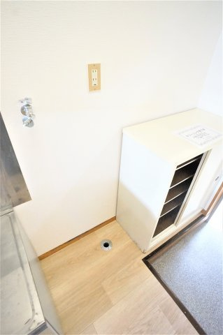 ハイツ大谷の洗面所|室内洗濯機置き場です