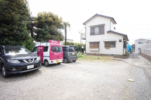ハイツ大谷の駐車場
