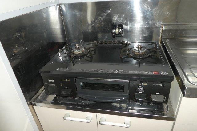 グリーンヒルズＡのキッチン|2口ガスコンロ