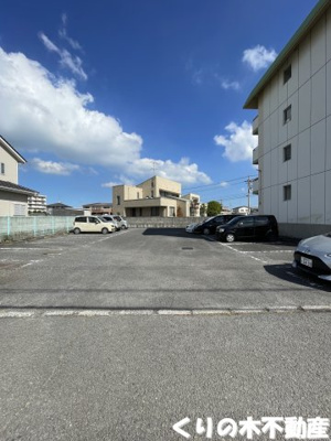 【駐車場】 | Green Garden | 車をお持ちの方に嬉しい駐車場付きの物件です