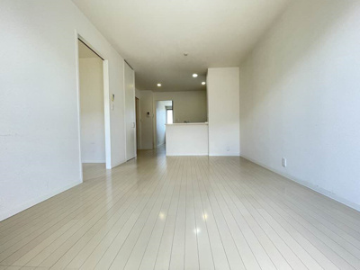 【居間・リビング】 | グランドパルク A棟 ** | 【グランドパルク A棟】