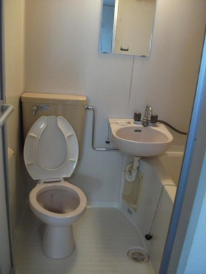 【トイレ】 | シオミプラザエイト | スペースが確保できる洗面所です