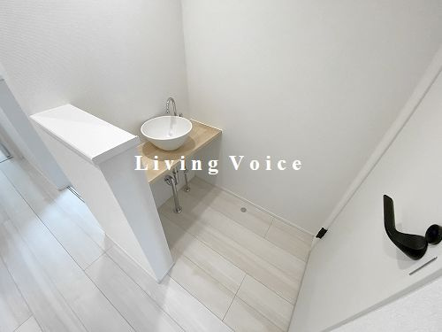 【エントランス】 | 【仲介手数料０円】伊勢原市高森台1丁目第1期　新築一戸建て　2号棟　全2棟 | 2号棟　伊勢原市高森台1丁目　新築一戸建て　全2棟