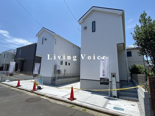 【前面道路含む現地写真】 | 【仲介手数料０円】伊勢原市高森台1丁目第1期　新築一戸建て　2号棟　全2棟 | 伊勢原市高森台1丁目　新築一戸建て　全2棟