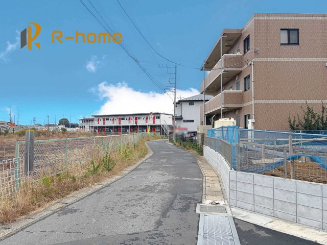 土浦市荒川沖西第4　新築戸建て　3号棟の前面道路含む現地写真|堂々！建物完成♪実際のお部屋をご見学可能です♪
ご見学が一番の資料！お気軽にお問い合わせ下さい♪
