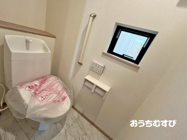 名東区香流8期(全3棟)のトイレ